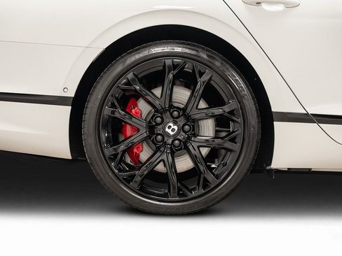 Used 2023 Bentley Flying Spur W12 image 29