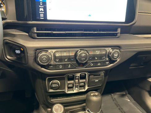 Used 2026 Jeep Wrangler Sahara image 24