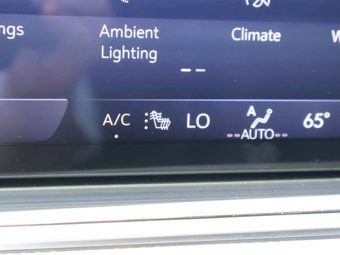 Used 2025 Buick Envision Preferred AWD/4WD image 34