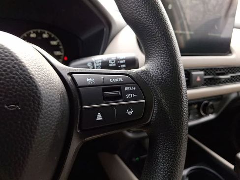 Certified 2026 Honda HR-V LX image 18