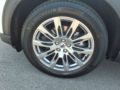 New 2026 Ford Explorer Platinum RWD image 9