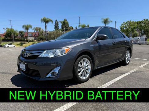 Used 2014 Toyota Camry XLE w/ Moonroof Package FWD image 1