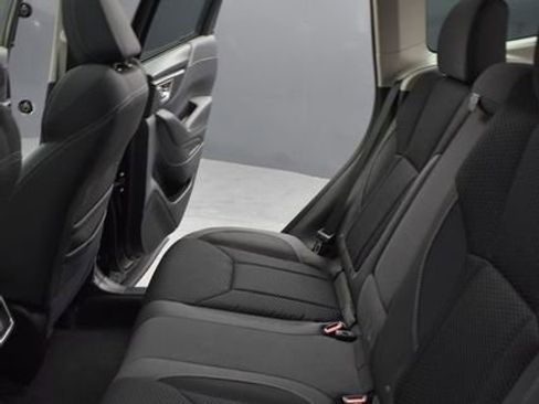 Used 2022 Subaru Forester Premium image 8