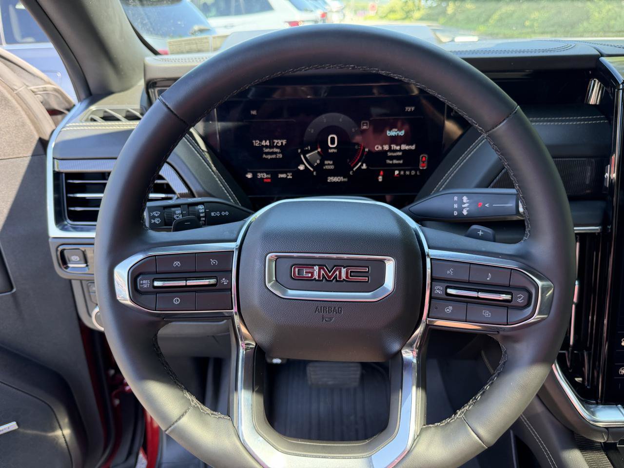 Used 2025 GMC Yukon XL Elevation w/ LPO, Elevation Black Package AWD/4WD image 18