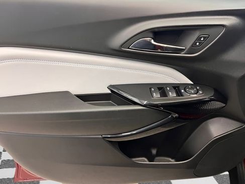 Used 2025 Chevrolet Trax LT image 11