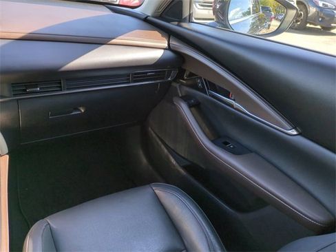 Used 2022 MAZDA CX-30 AWD 2.5 S w/ Premium Package image 16