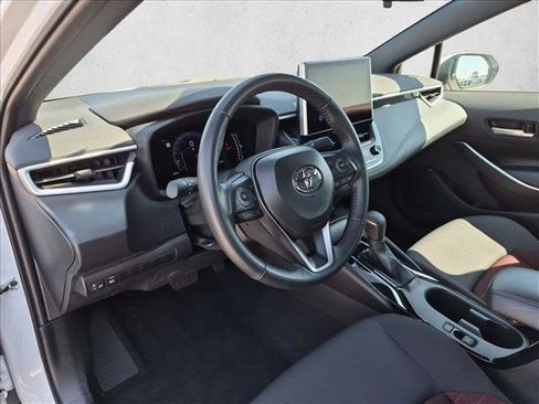 Used 2025 Toyota Corolla SE w/ SE Premium Package FWD image 10