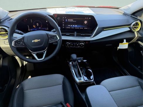 New 2026 Chevrolet Trax LT w/ Driver Confidence Package FWD image 17