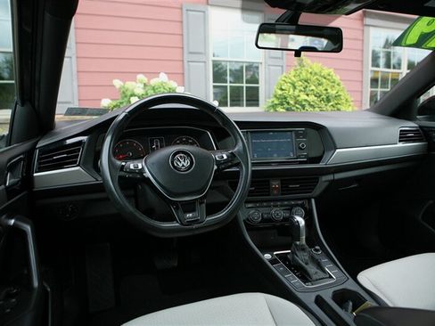 Used 2019 Volkswagen Jetta R-Line FWD image 10