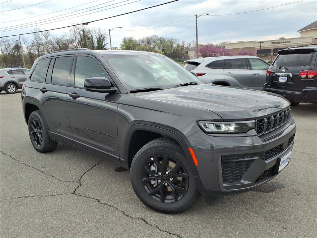 New 2026 Jeep Grand Cherokee Altitude AWD/4WD image 2