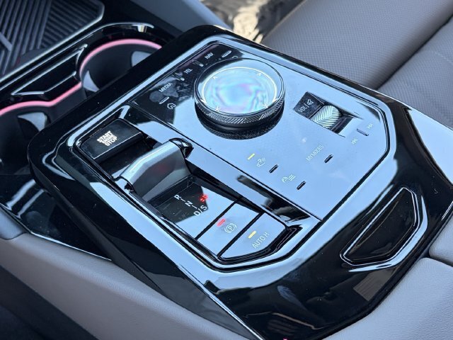 Used 2026 BMW 540i xDrive w/ Premium Package AWD/4WD image 31