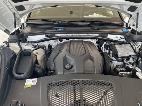 Used 2022 Porsche Macan image 12
