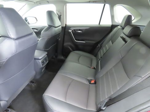 Used 2025 Toyota RAV4 Limited image 19