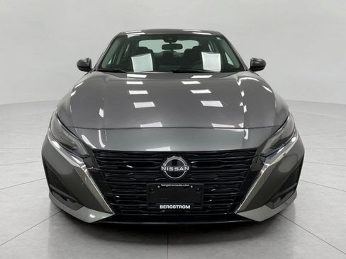 Used 2025 Nissan Altima 2.5 S image 9