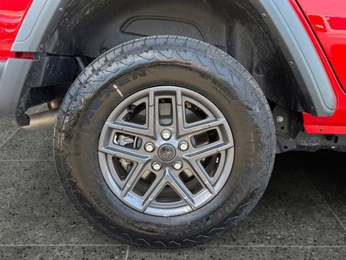 Used 2025 Jeep Wrangler Unlimited Sport AWD/4WD image 11