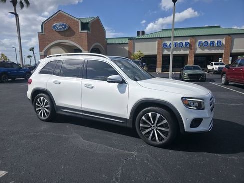 Used 2021 Mercedes-Benz GLB 250 4MATIC image 2