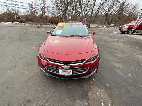 Used 2017 Chevrolet Malibu LT w/ Leather Package image 4