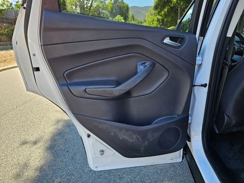 Used 2018 Ford Escape SE w/ SE Sync 3 Package AWD/4WD image 21