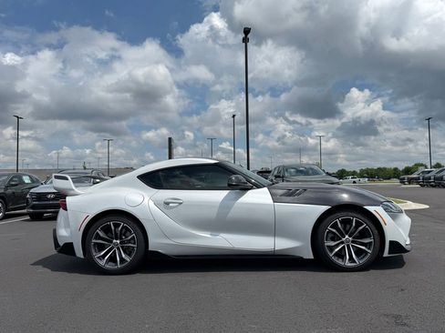 Used 2022 Toyota Supra RWD image 4