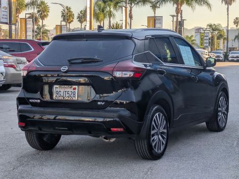 Used 2023 Nissan Kicks SV image 5