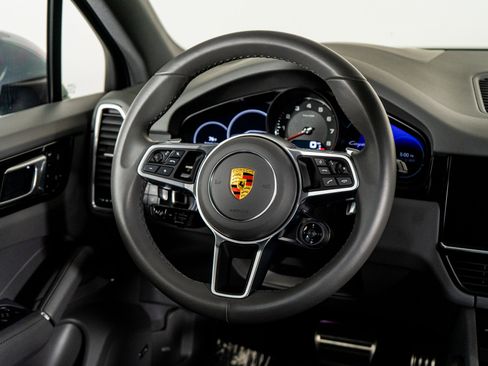Used 2022 Porsche Cayenne S image 58
