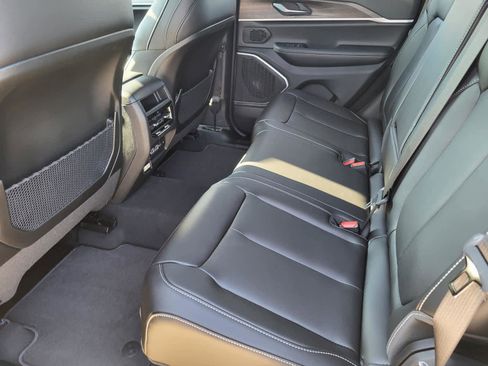 New 2025 Jeep Grand Cherokee Limited image 14