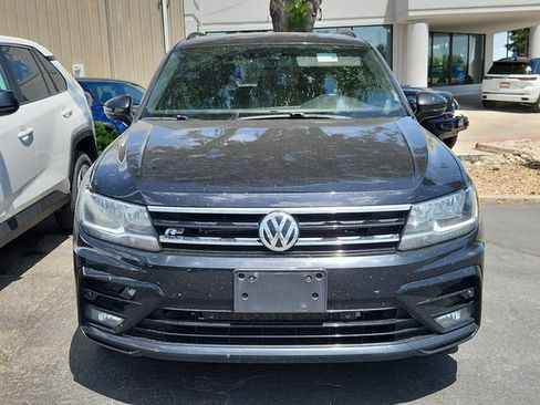 Used 2020 Volkswagen Tiguan SE R-Line w/ 3rd Row Seat Package AWD/4WD image 2