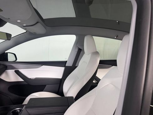 Used 2026 Tesla Model Y 2WD image 38