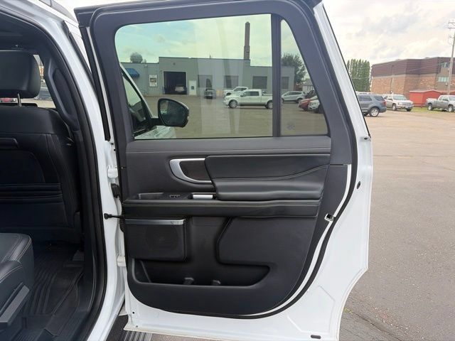 Used 2025 Ford Expedition Max Platinum w/ Stealth Appearance Package AWD/4WD image 24