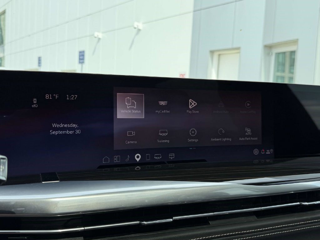 Certified 2025 Cadillac Escalade ESV Premium Luxury w/ Touring Package AWD/4WD image 30