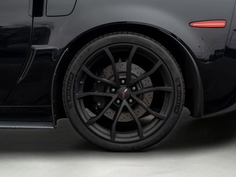 Used 2013 Chevrolet Corvette 427 w/ 1SB Preferred Equipment Group image 13