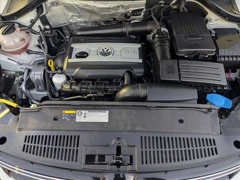 Used 2017 Volkswagen Tiguan S image 21