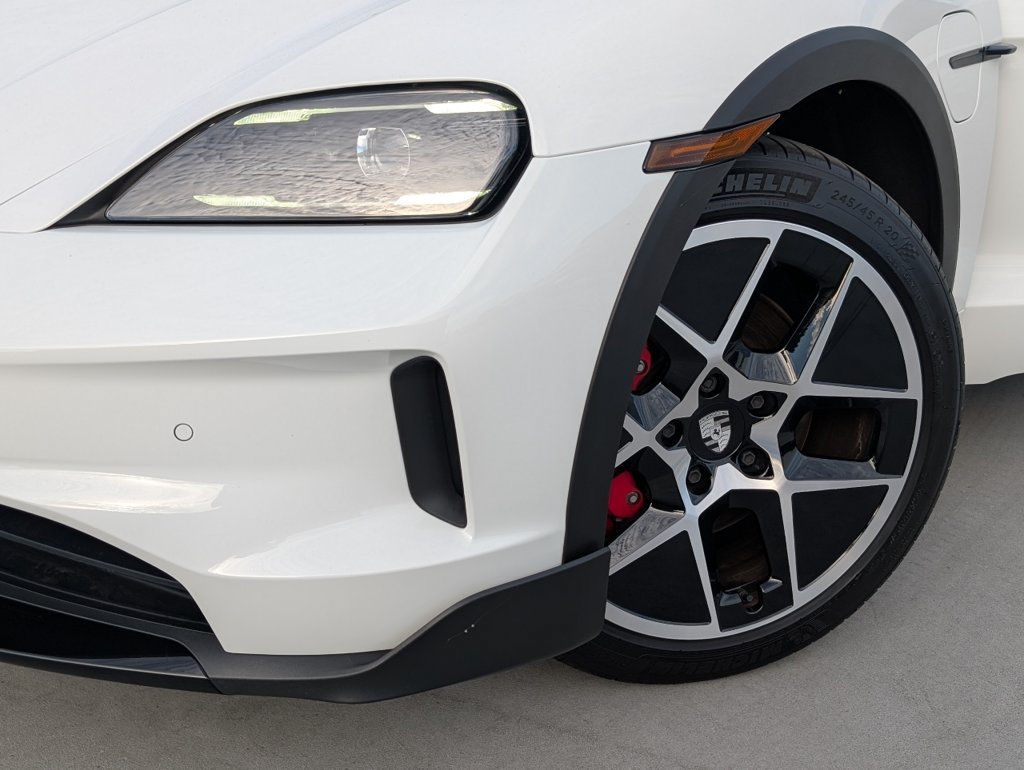 Certified 2025 Porsche Taycan 4S AWD/4WD image 10