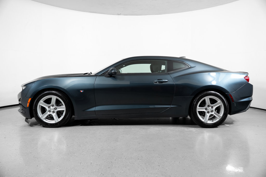 Used 2020 Chevrolet Camaro LT w/ Technology Package RWD image 11