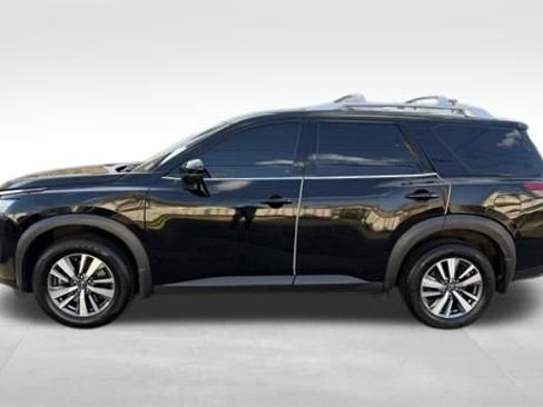 Used 2024 Nissan Pathfinder SL AWD/4WD image 10