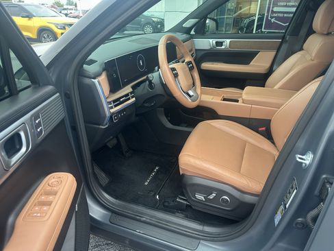 Used 2025 Hyundai Santa Fe Limited image 11