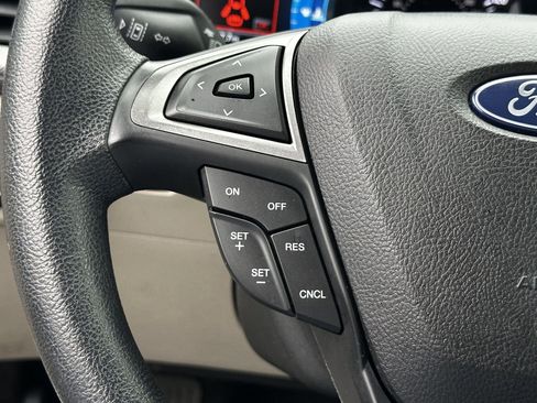 Used 2020 Ford Fusion SE image 24