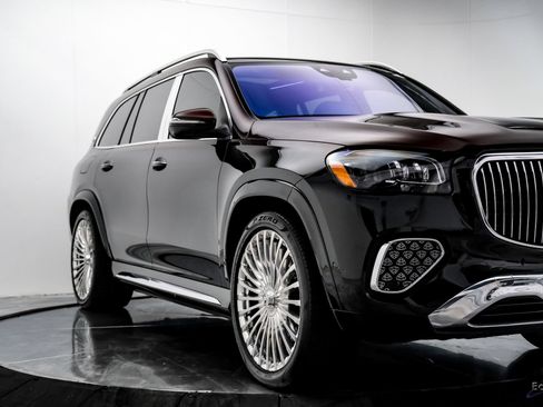 Used 2024 Mercedes-Benz Maybach GLS 600 4MATIC image 19