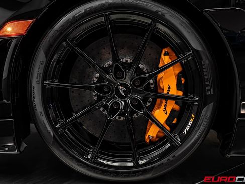Used 2022 McLaren 765LT RWD image 26