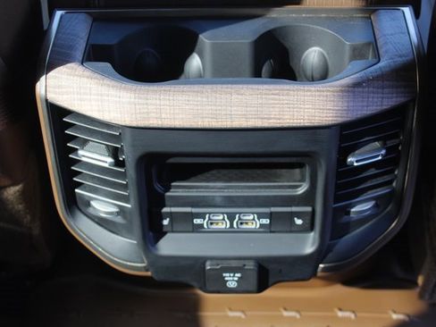 Used 2024 RAM 2500 Limited w/ Towing Technology Group image 21