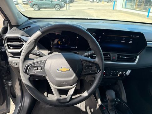 Used 2025 Chevrolet TrailBlazer LS w/ LS Convenience Package AWD/4WD image 18