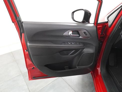 New 2026 Chrysler Pacifica Select image 8