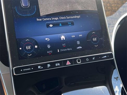 Used 2025 Mercedes-Benz GLC 350e 4MATIC image 29