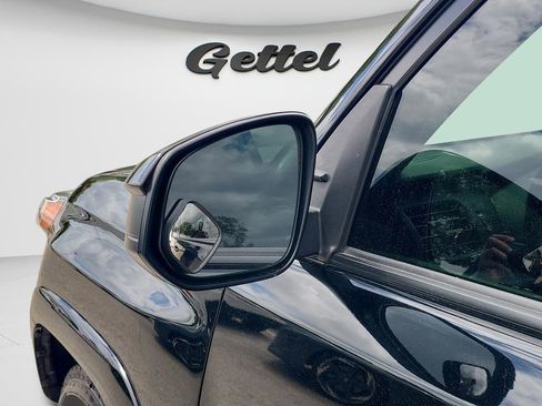 Used 2019 Toyota 4Runner SR5 image 11