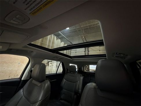 Used 2025 Ford Explorer Active w/ Active Comfort Package image 23