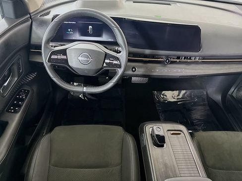 Used 2023 Nissan Ariya AWD image 3