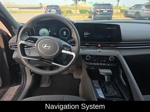 Used 2024 Hyundai Elantra SEL w/ Convenience Package FWD image 4
