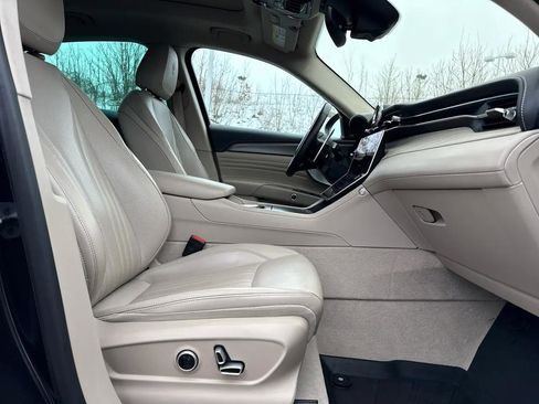 Used 2023 Maserati Grecale GT image 38