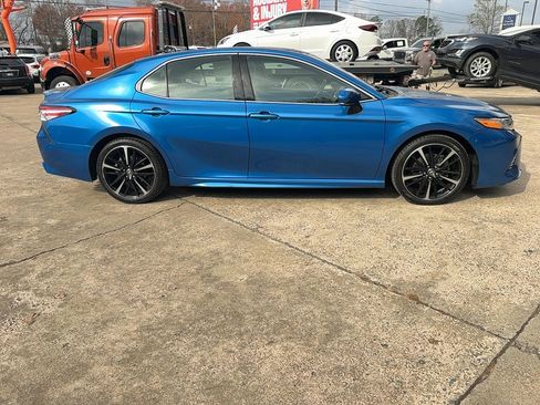 Used 2020 Toyota Camry XSE image 4