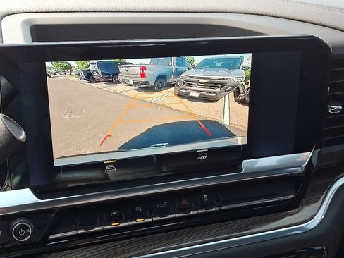 Certified 2022 Chevrolet Silverado 1500 LT AWD/4WD image 18